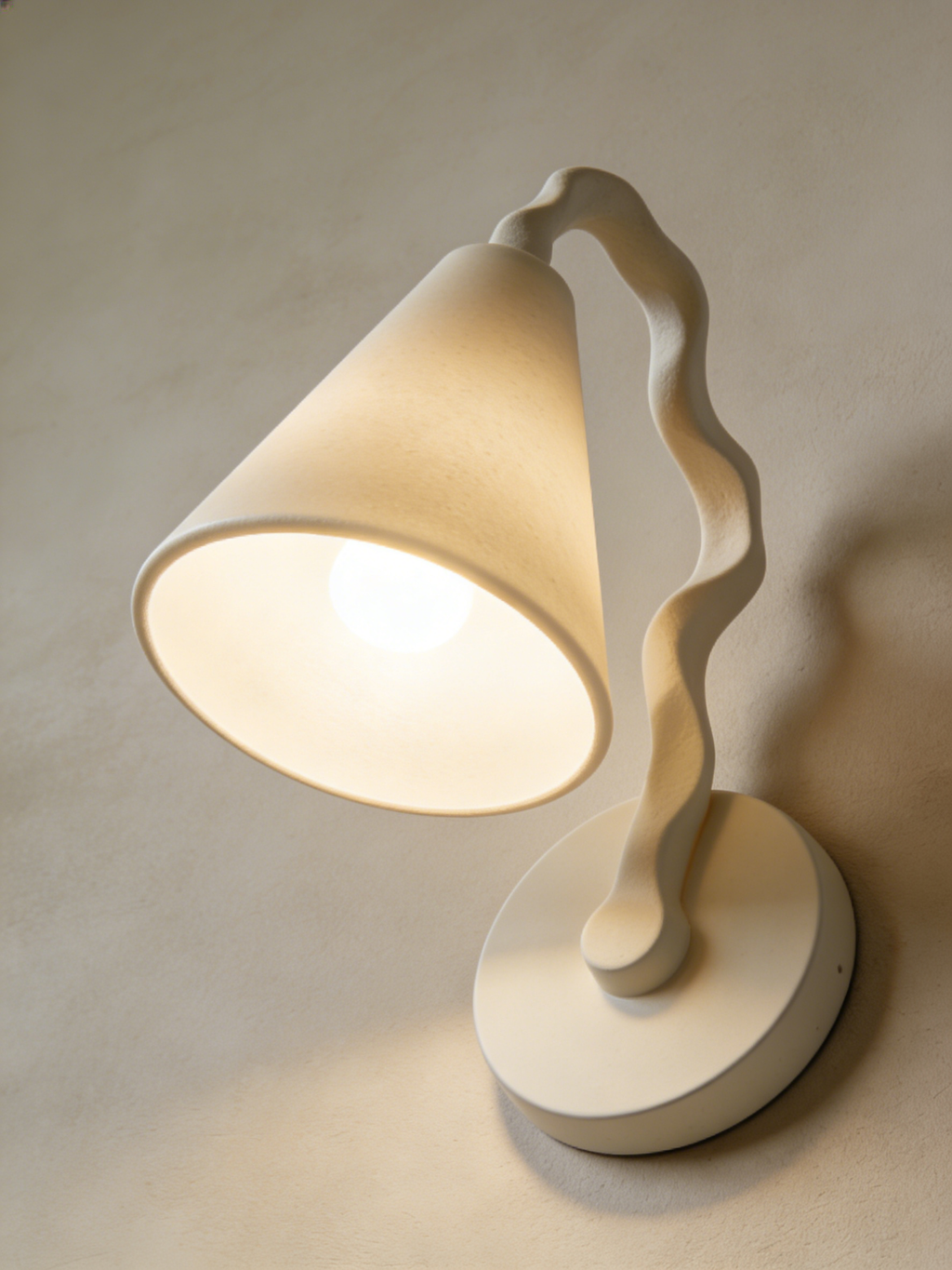 Brass Minimalist Tischlampe