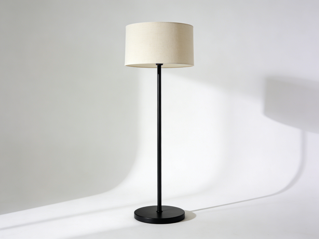Fabric Drum Tischlampe - Stoff Modern Design auf weißem Hintergrund