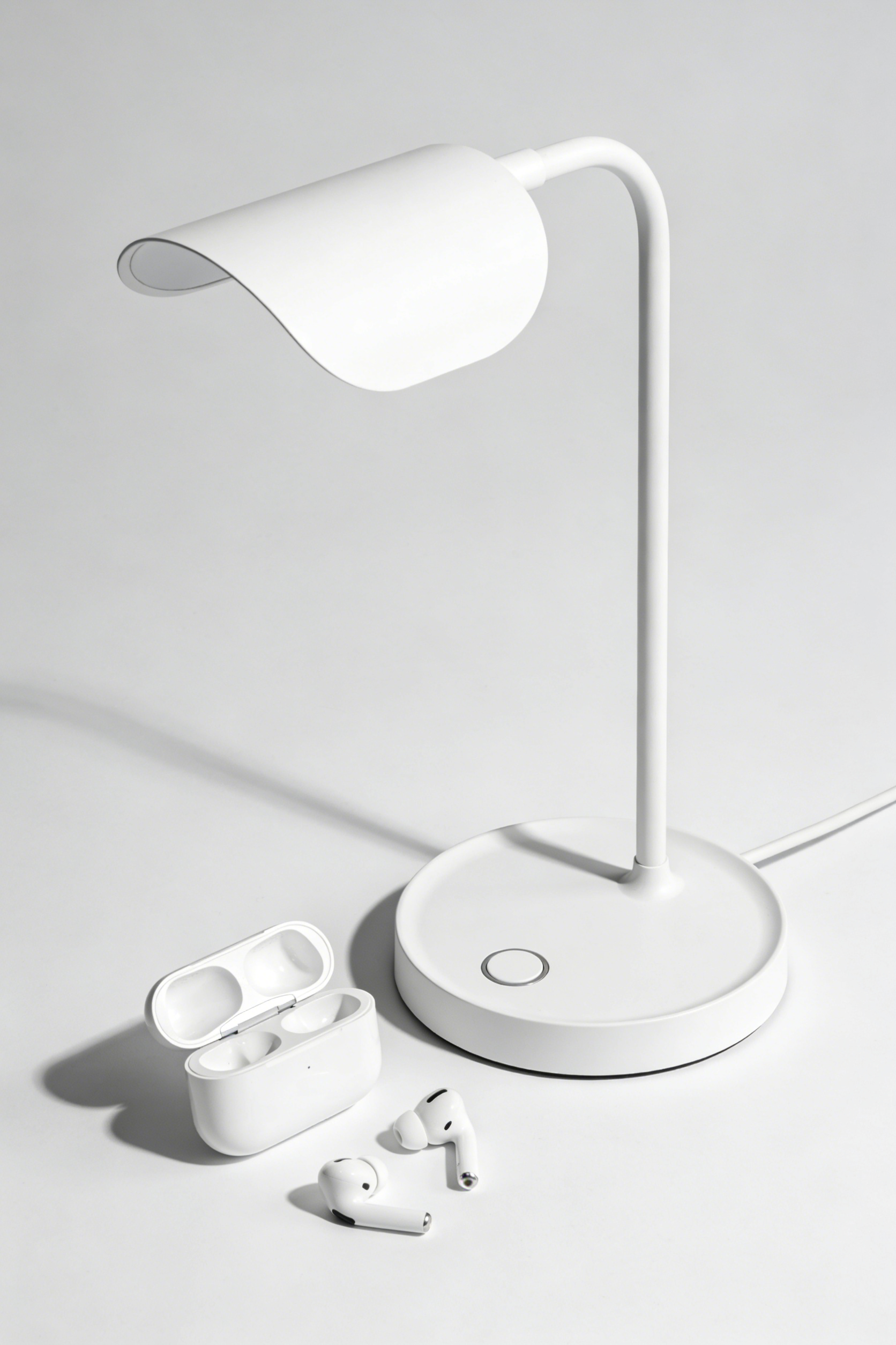 Modern Copper Pendelleuchte - Kupfer Modern Design auf weißem Hintergrund